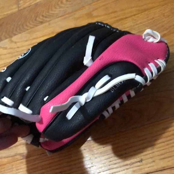 Rawlings girls baseball glove - Picture 6 of 11